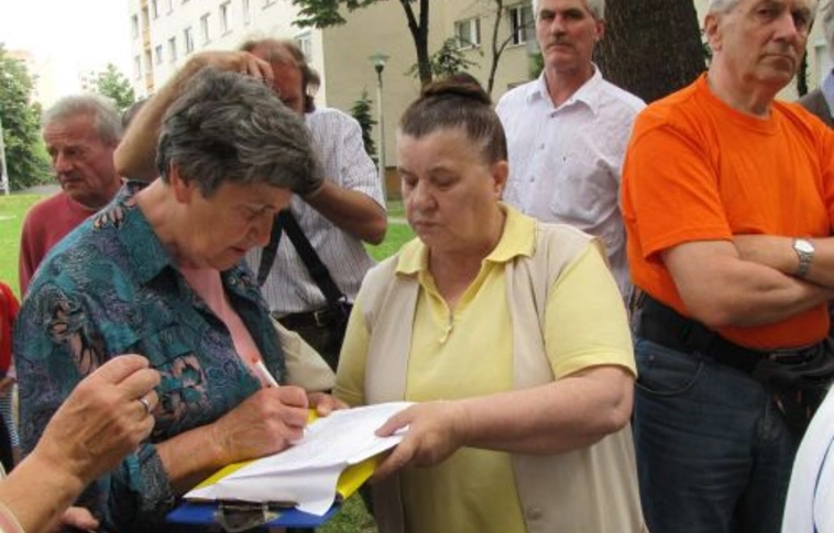 Petíciót fogalmaztak a lakók
