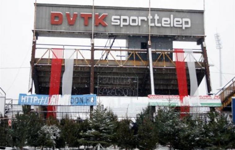 Fenyővásár a stadionnál