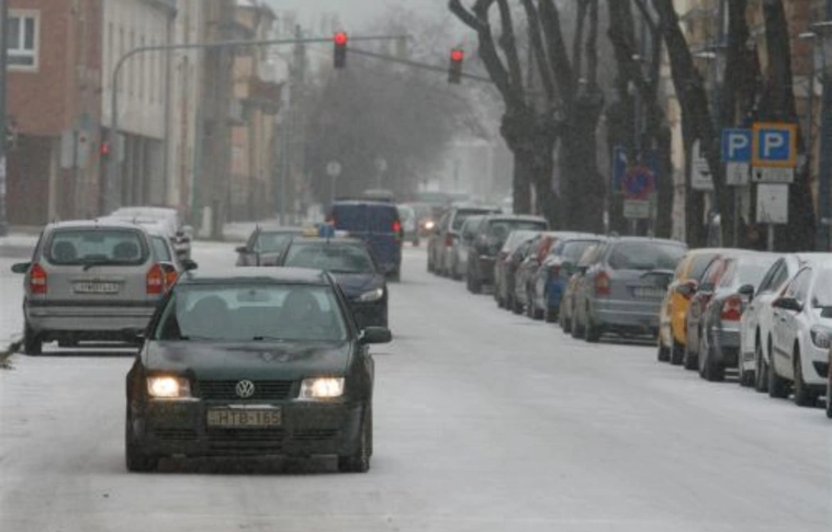 Egyelőre nem okoz fennakadásokat a hó