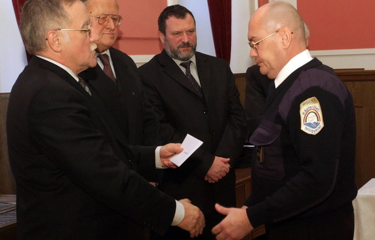 Elismerés a közrendért