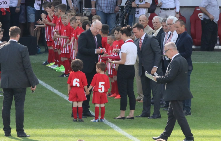 Ünnepséggel, bajnoki mérkőzéssel nyitotta meg kapuit az új diósgyőri stadion! (Képgalériákkal frissítve!) 