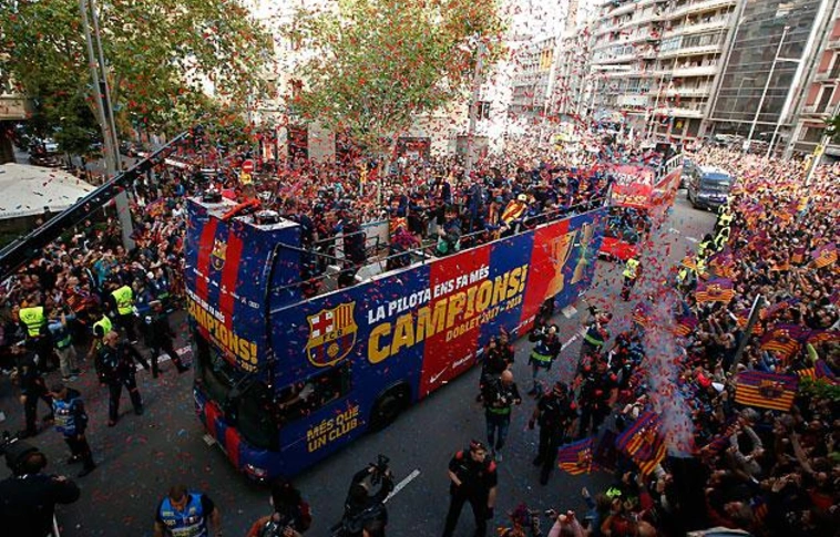 Óriási volt az ünnep Barcelonában, miután bajnok lett a csapat!
