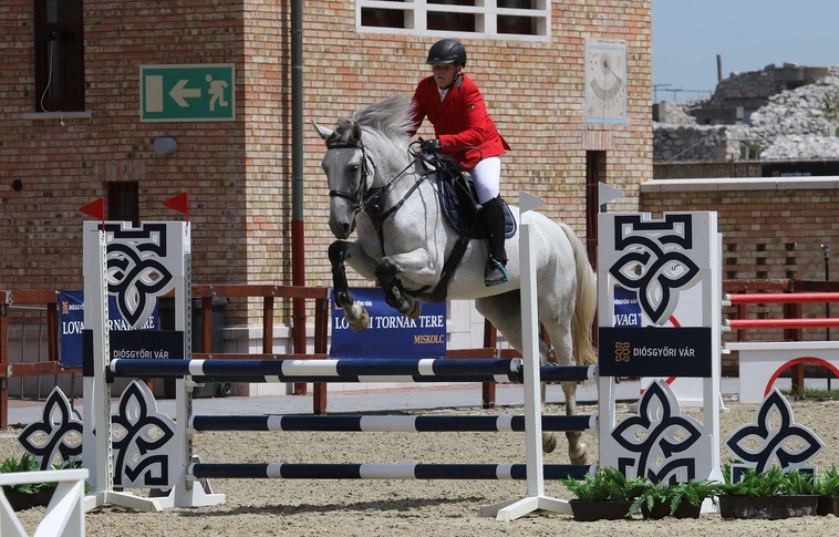 Regionális díjugrató verseny, festői környezetben (Képgalériával)