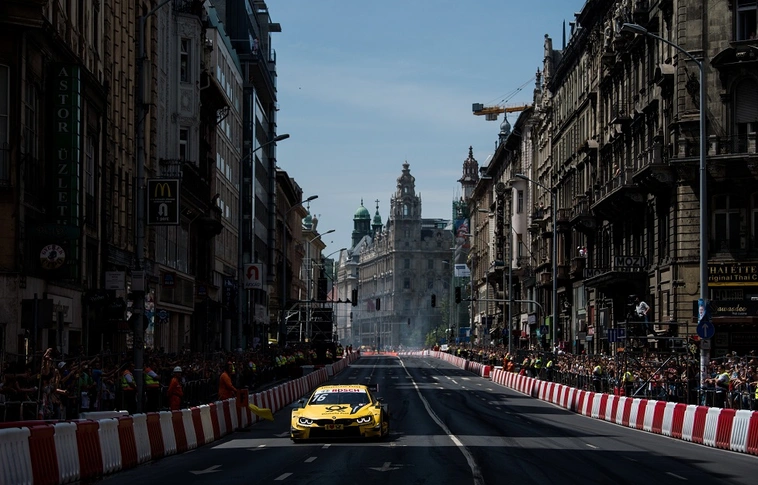 Kétszázezer néző Budapest belvárosában, a Nagy Futamon