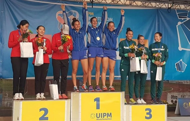 Junior világbajnoki bronzérmes a női csapat