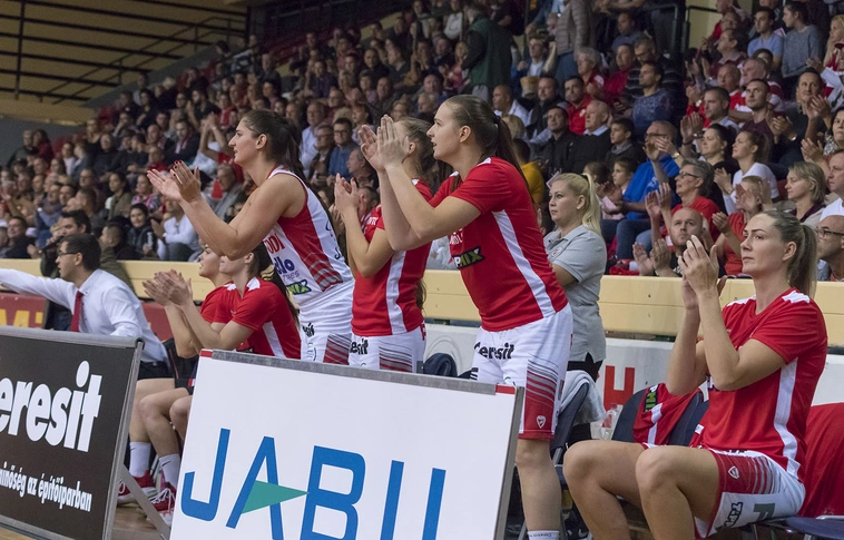 A PINKK ellen kárpótolnák a szurkolókat