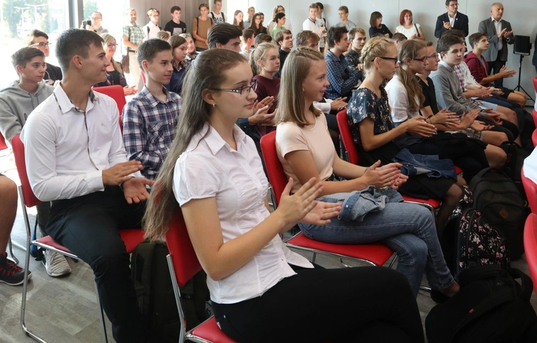 60 tehetséges fiatallal indult el az ARAGO-DVTK tanulmányi ösztöndíj program