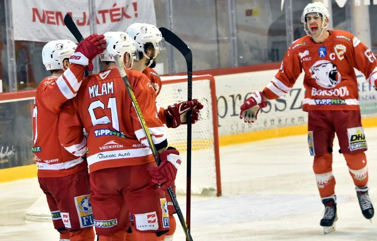 Győztek a Jegesmedvék a Trenčín ellen