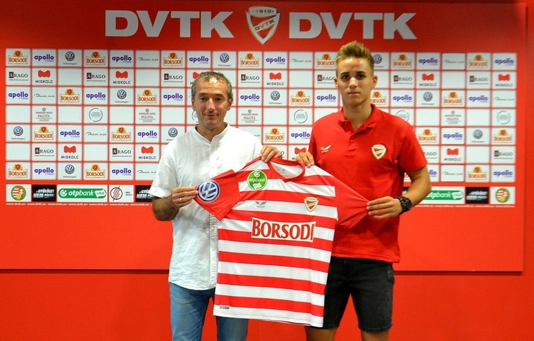 „Az MTK-ban hasonló stílusban játszottunk” – Fiatal tehetséget igazolt a DVTK