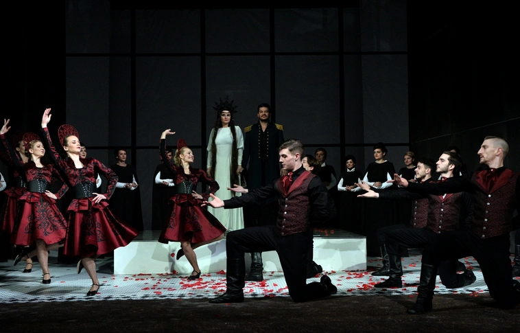 Szerelem, hazaszeretet és mindent átszövő ármány – Hunyadi László-bemutató Miskolcon