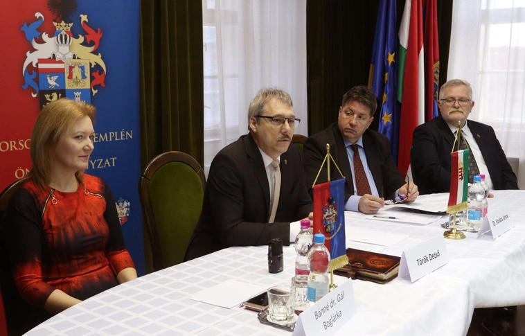 Középpontban a területfejlesztés - évindító sajtóreggeli a megyeházán