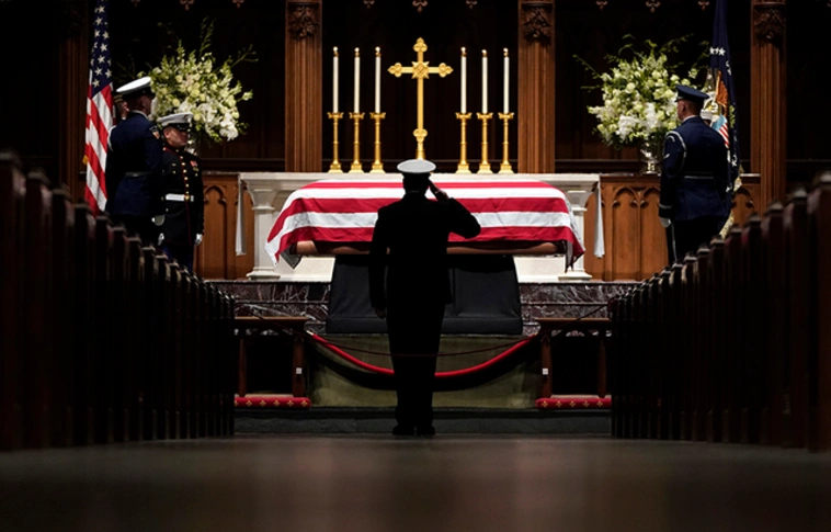 Örök nyugalomra helyezték a néhai George H.W. Bush elnököt 