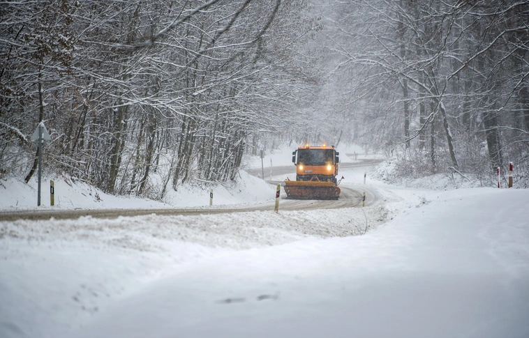 Havas utak, lassuló közlekedés országszerte