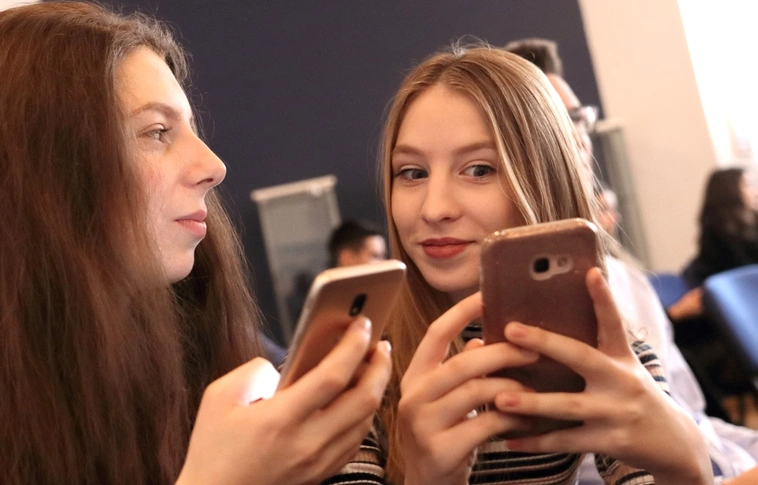 Együtt egy jobb internetért - Mentorképző szakmai fórum az online erőszak ellen