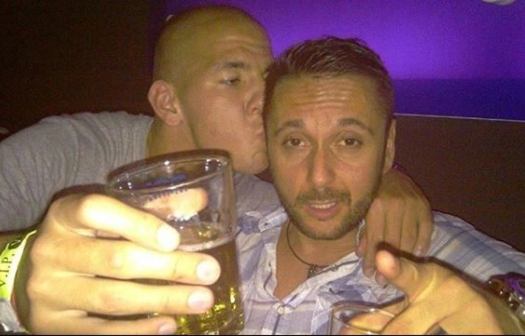 Curtis elvonóra megy, még Majkától is bocsánatot kért