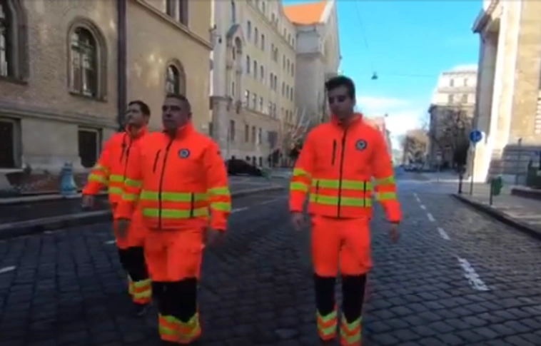 Parádés videóval búcsúztatják az évet az Országos Mentőszolgálat bajtársai