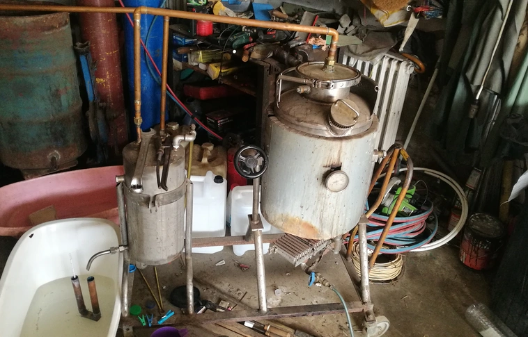 Illegális szeszfőzdére csapott le a NAV