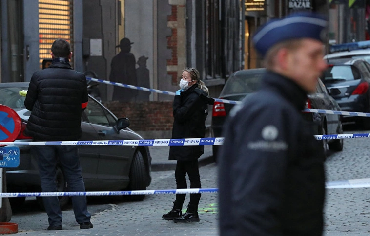 Megkéseltek egy rendőrt Brüsszelben