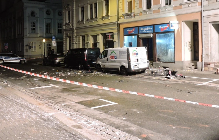 Robbanás történt a legnagyobb német ellenzéki párt egy irodájánál
