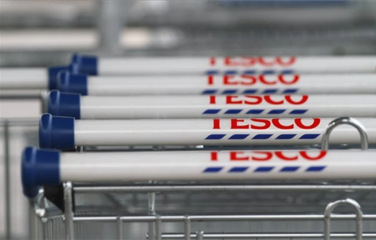 Nem tervezi boltok bezárását Magyarországon a Tesco 