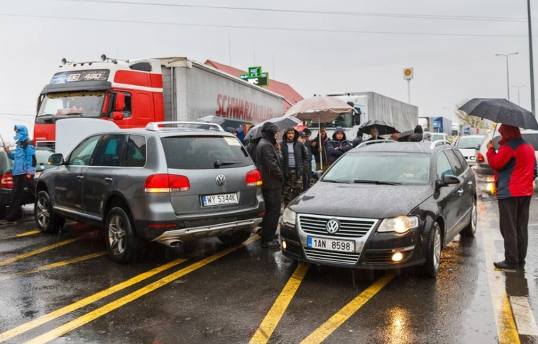 Demonstráció miatt szünetel a határforgalom Záhonynál