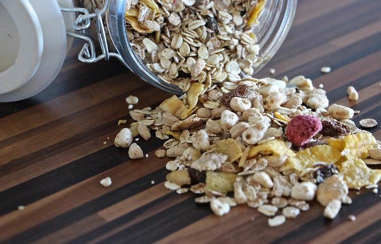 Szennyezett zabpelyhet vontak ki a forgalomból