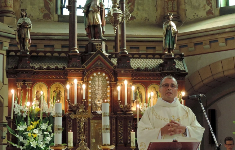 „Hálát kell adni, mert van miért” Ezüstmise a Vasgyári templomban