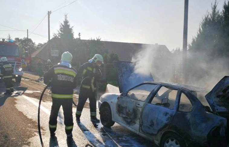 Ismét kigyulladt egy autó - ezúttal Miskolcon égett a karosszéria