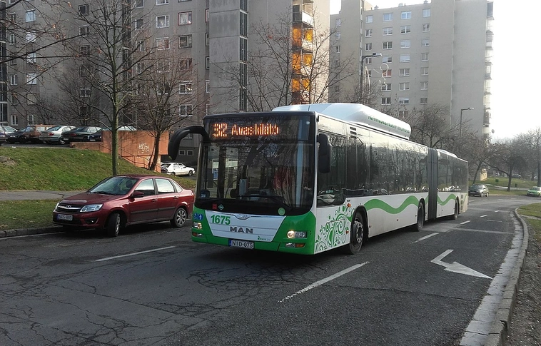 Megálló-áthelyezés az Avas városközpontban