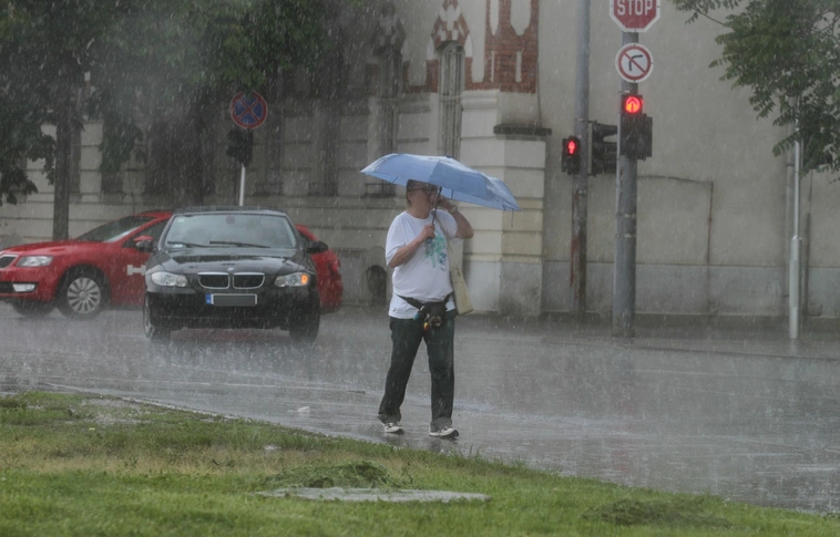 Pusztító hőség, kegyetlen viharokkal - egymást követik a riasztások a hétvégén! 