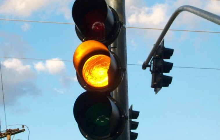 Figyelem: Hálózatfelújítás miatt kikapcsolnak két jelzőlámpát a Vörösmarty utcában!