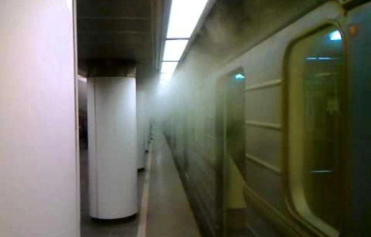 Hűha: rejtélyes füst a 3-as metróban, a tűzjelző is beindult!