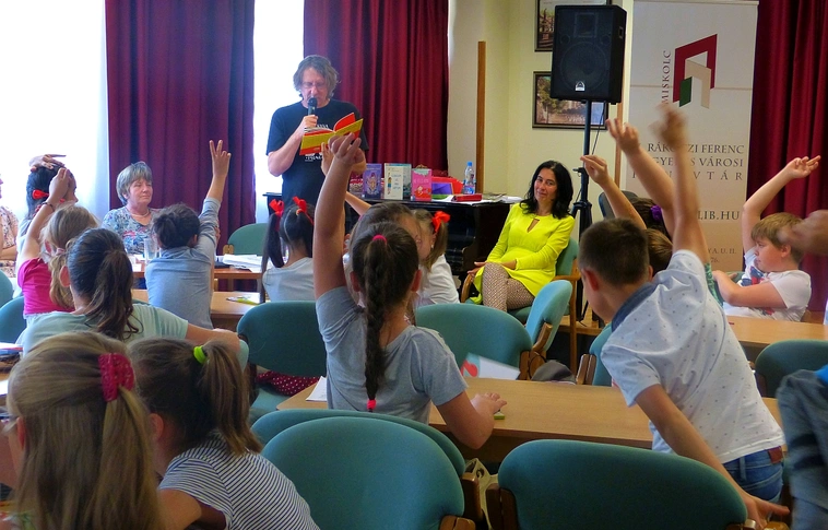 Táborozást nyertek az olvasással