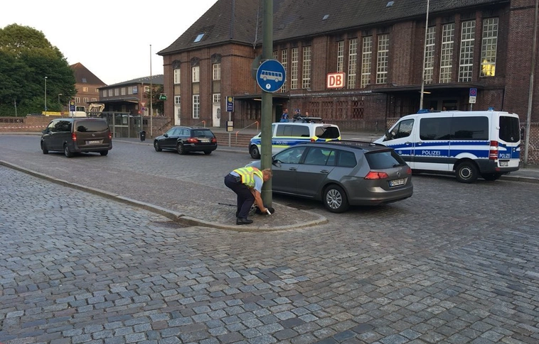 Késelés volt Németországban, a támadót lelőtték
