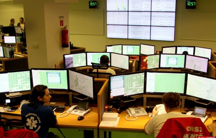 Hogy mik vannak: telefonon keresztül vezettek le egy szülést Miskolcon!