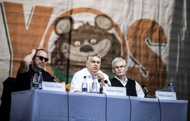 Orbán Viktor: "Minden országnak joga megvédeni a keresztény kultúrát, a határokat és elutasítani a bevándorlást!"