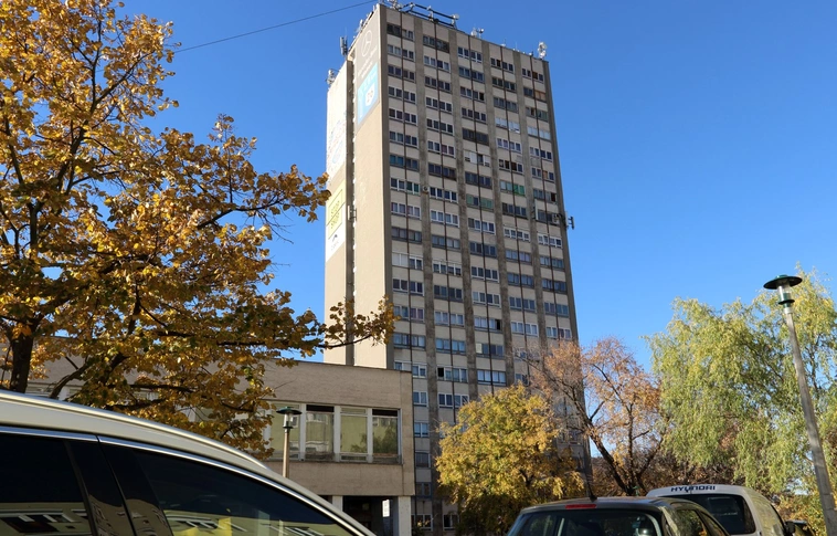 Rendet tesznek a húszemeletesben – a város apartmanházakat alakít ki, munkavállalóknak