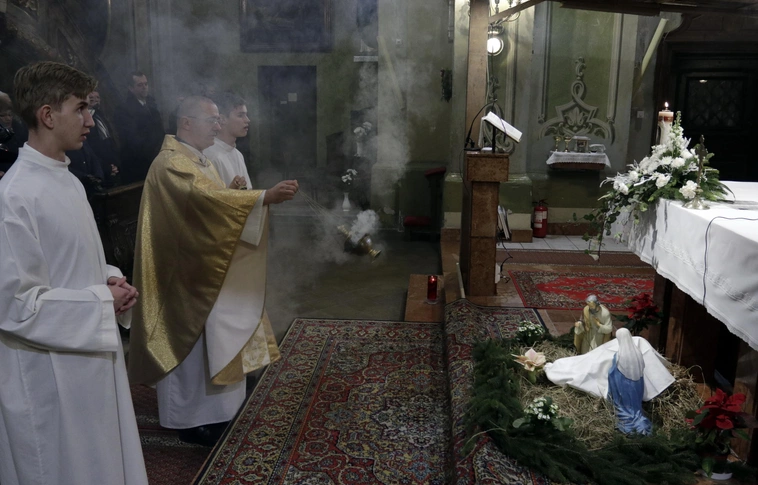 Éjféli mise a minorita templomban (Képgalériával)