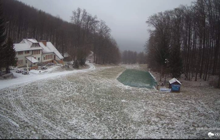 Lecsap a hidegfront, ónos eső és havazás teszi dermesztőbbé az időjárást