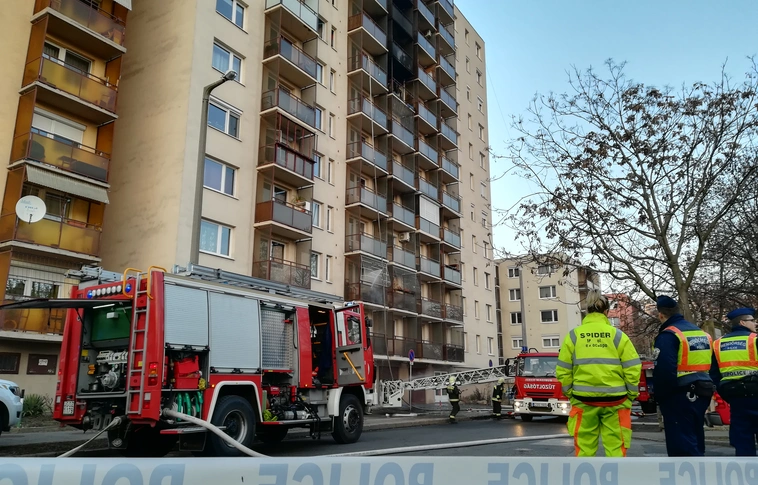 Lakástűz a Dankó Pista utcában - huszonegy embernek kellett elhagynia az otthonát! (Képgalériával!)