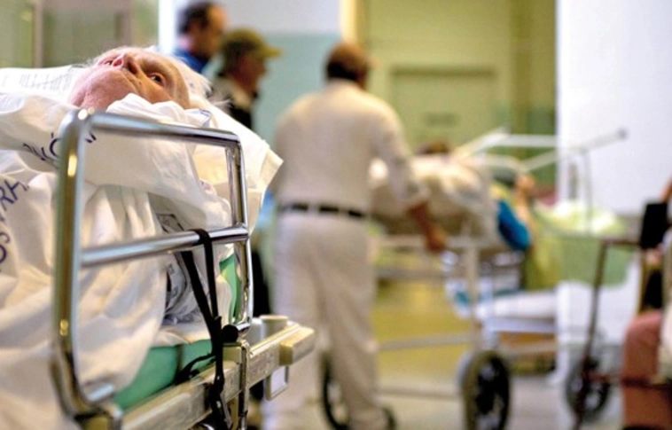 Bántalmaztak, életveszélyesen fenyegettek egy nővért egy miskolci kórházban