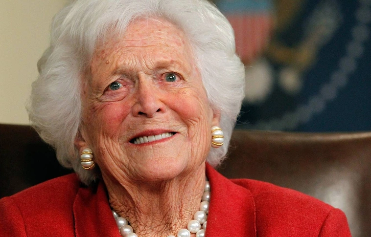 Meghalt Barbara Bush volt amerikai first lady 