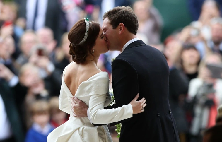 Férjhez ment Eugénia hercegnő, a brit uralkodó unokája