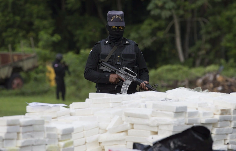 Kokainnal pakolták meg a kishajót – két tonna drogot találtak!