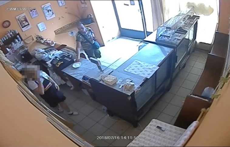 Cukrászdából lopott, a rendőrség a lakosság segítségét kéri a férfi azonosításában