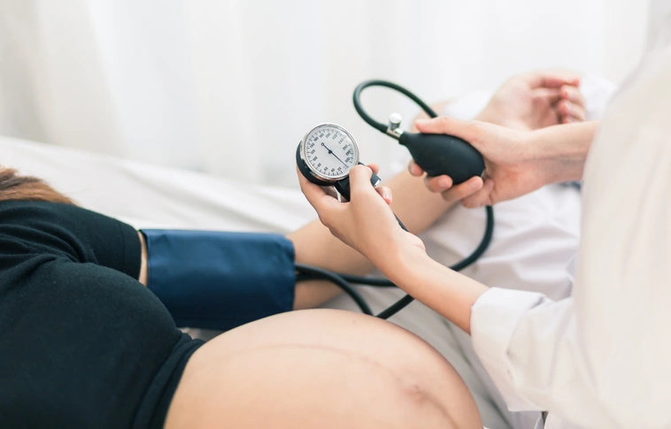 Szenzáció: nem tud többé bujkálni a terhességi toxémia