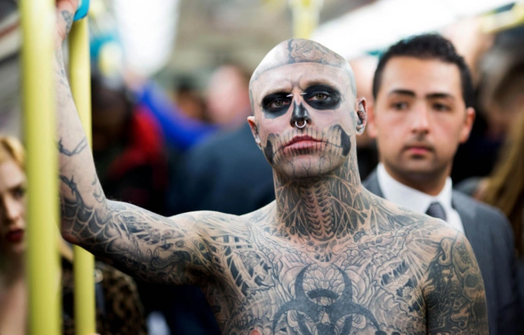 Öngyilkos lett Zombie Boy