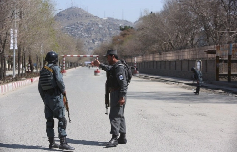 Csaknem 128 sebesült: öngyilkos merénylő robbantott Pakisztánban