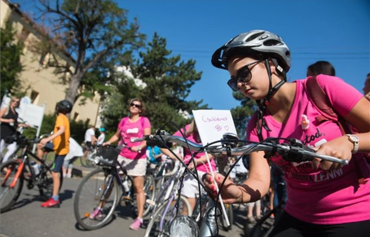 Nemzetközi kerékpártúra a méhnyakrák ellen