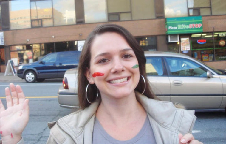 Tragédia: szurkolás közben halt meg egy nő